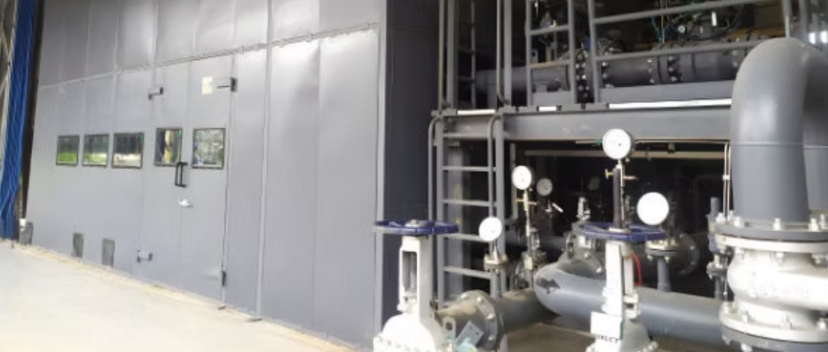 Industrial compressor installation