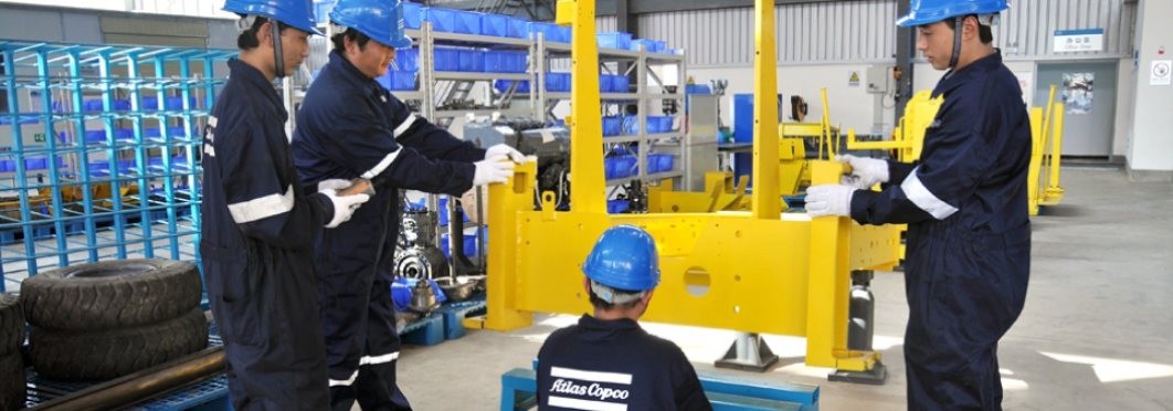 Industrial compressor installation